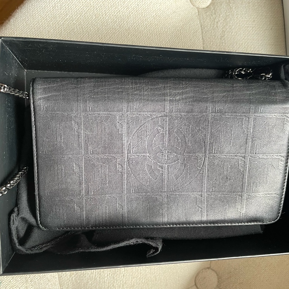 Vintage Chanel WOC.